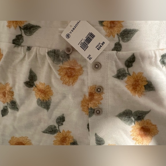 NWT Versona XL You are my sunshine Shorts Flowers - Picture 3 of 9